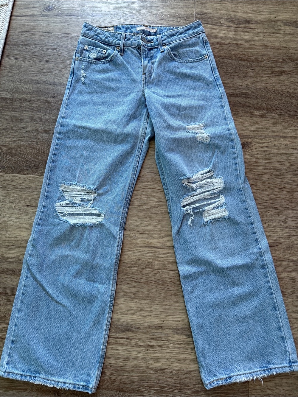 Levi’s Premium Low Loose Wide Leg Distressed Denim Jeans! W24 L30!